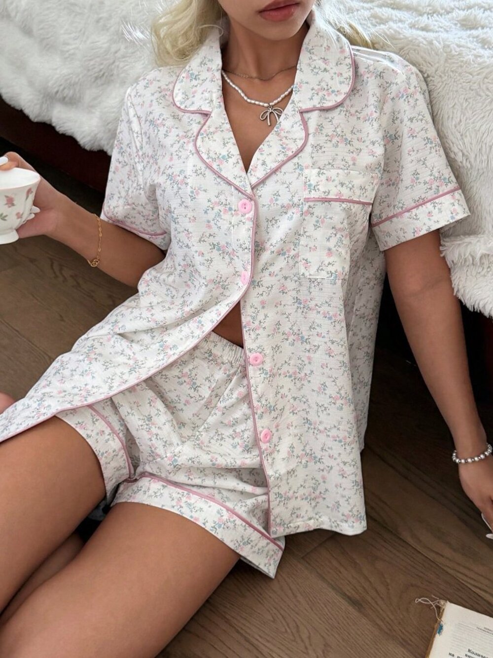 Baby Pink Romantic Women's Ditsy Floral Lapel Short Sleeve Shorts Pajama Set - Picture 3 of 8